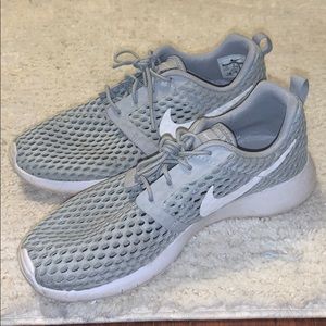 NIKE SHOES WORN ONCE